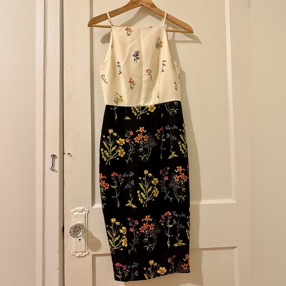 Midi Floral Dress 💐 - Picture 2 of 5